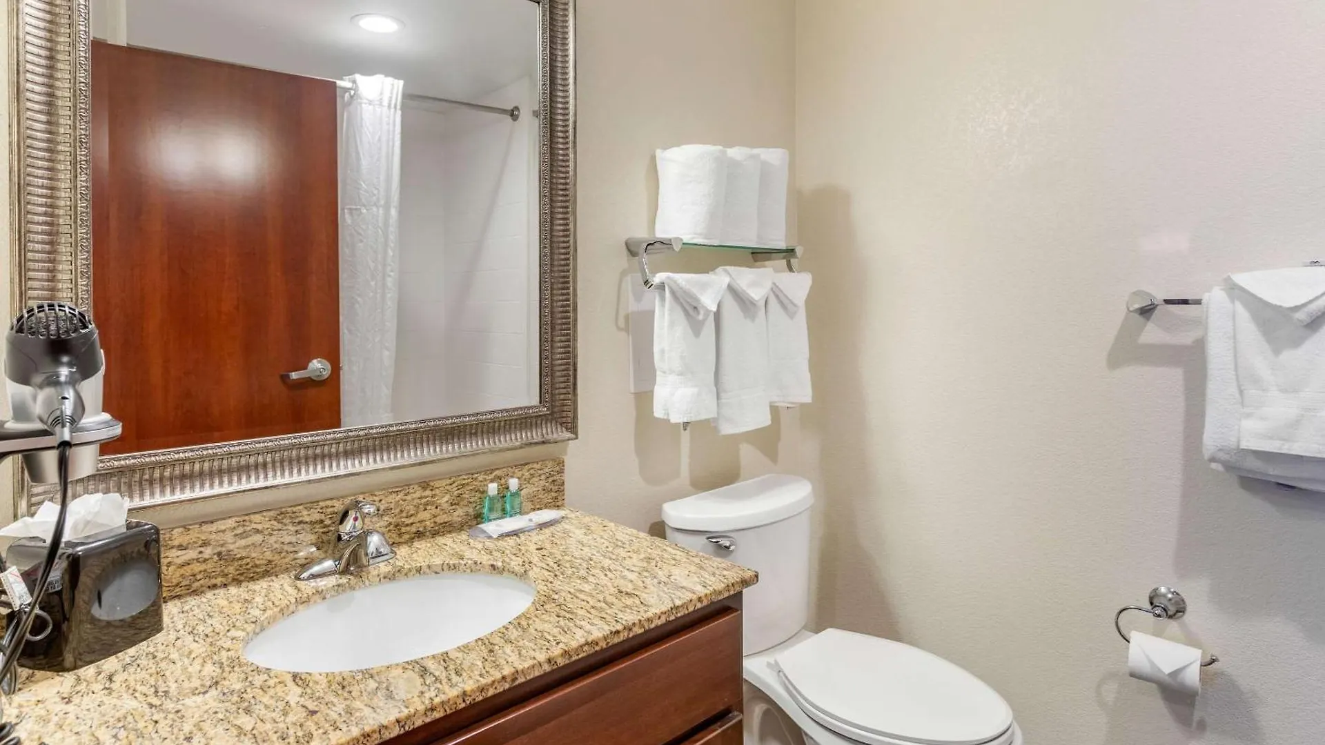 Mainstay Suites Near Denver Downtown 3*,