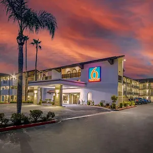 ** Hotel 6 Ca Convention Center Airport United States