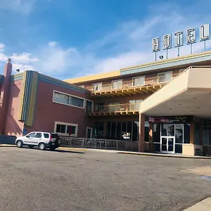 Hotel At The Highland Downtown